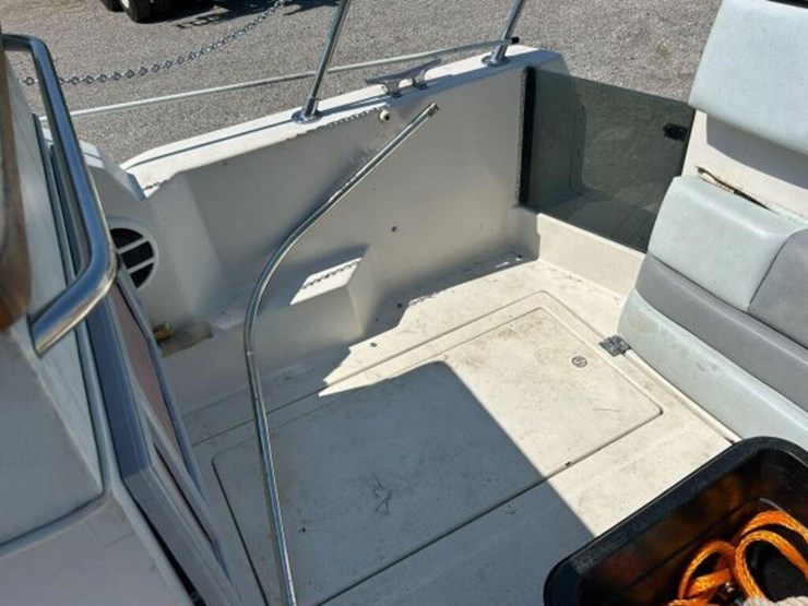 1988-doral-cavalier-24-ft-cabin-cruiser-2dba1303c8-image-53