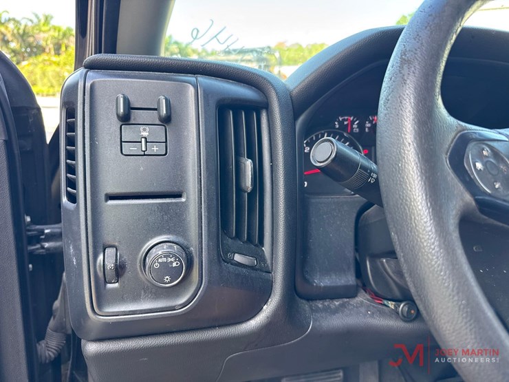2015-chevrolet-silverado-1500-image-34