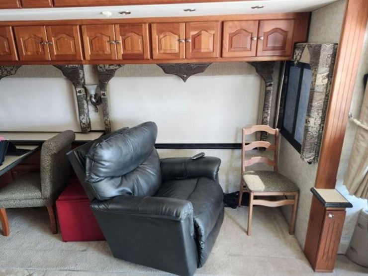 2006-allegro-bus-class-a-motorhome-400abus0d6j0072-image-44