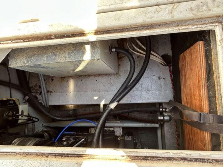 1988-doral-cavalier-24-ft-cabin-cruiser-2dba1303c8-image-62