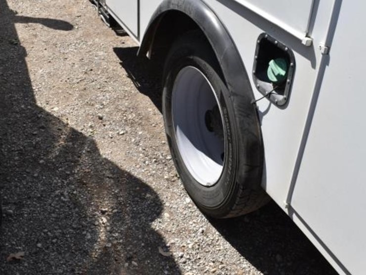 2019-ford-f550-image-17