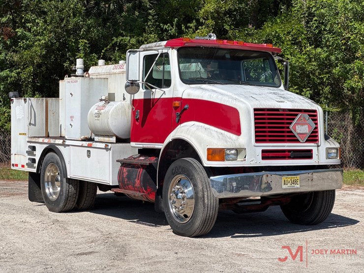 1992-international-7100-image-1