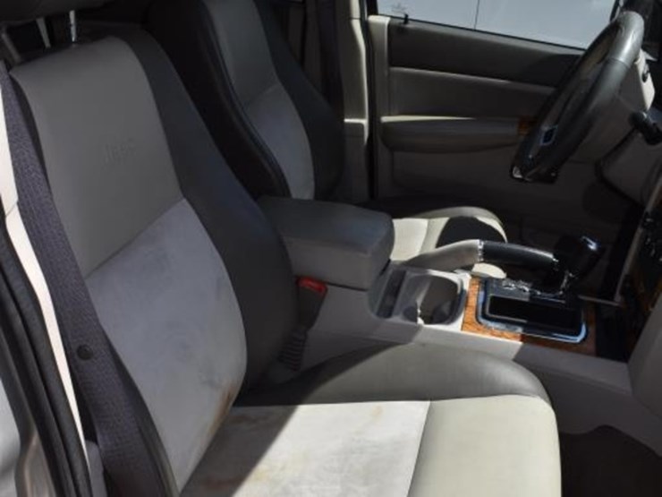 2009-grand-cherokee-4x4-(motor-tapping)-(vin-#-1j8gr58k69c527617)-(showing-image-9