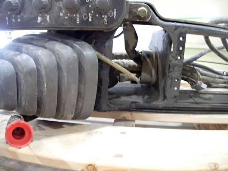 john-deere-120-image-10