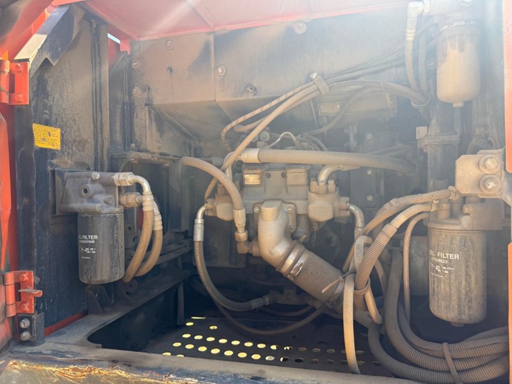 2015-hitachi-zx250-lc-6-image-20