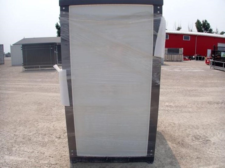 unused-bastone-portable-restroom-image-9