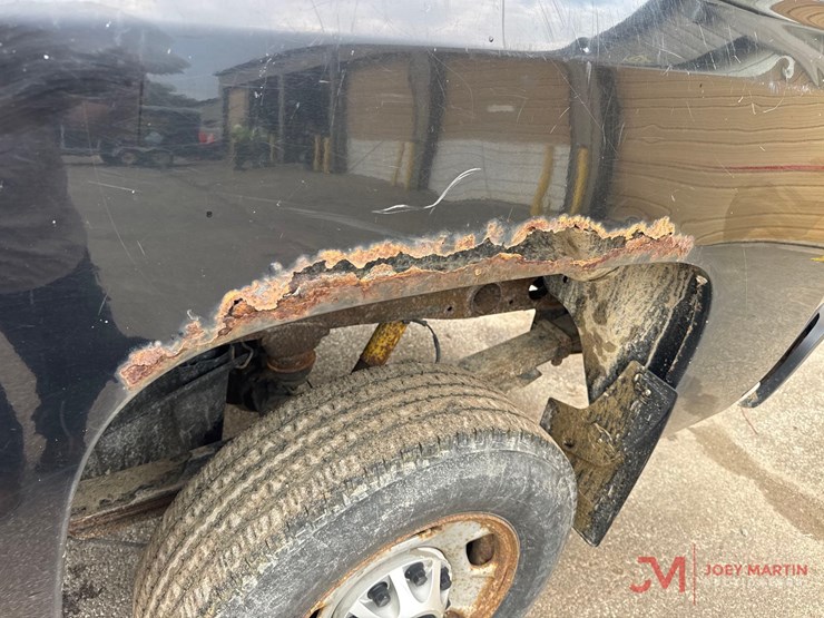 2012-chevrolet-silverado-2500hd-image-14
