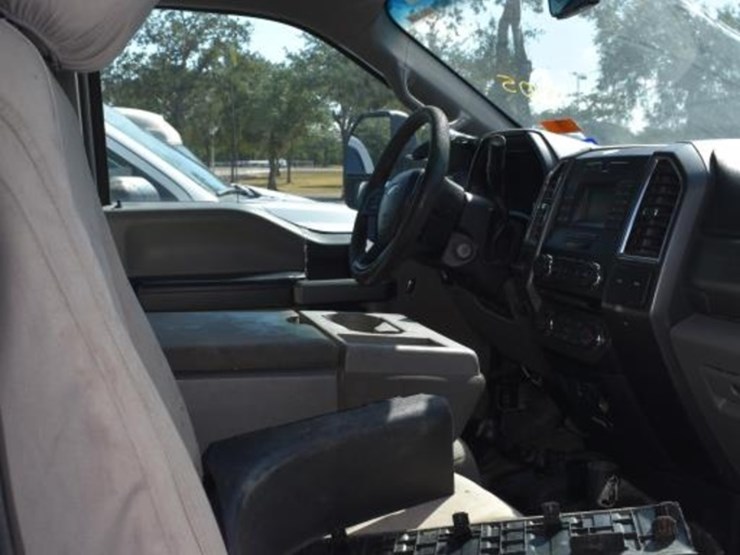 2017-ford-f550-image-6