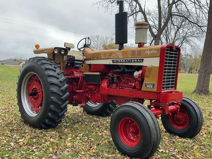 1970-1026-farmall-hydro-row-crop-golden-demonstrator-image-19