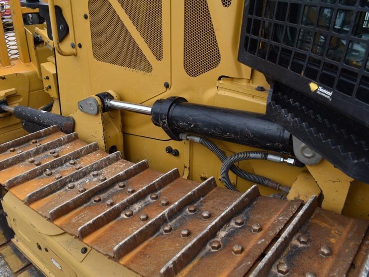 caterpillar-d1-image-15