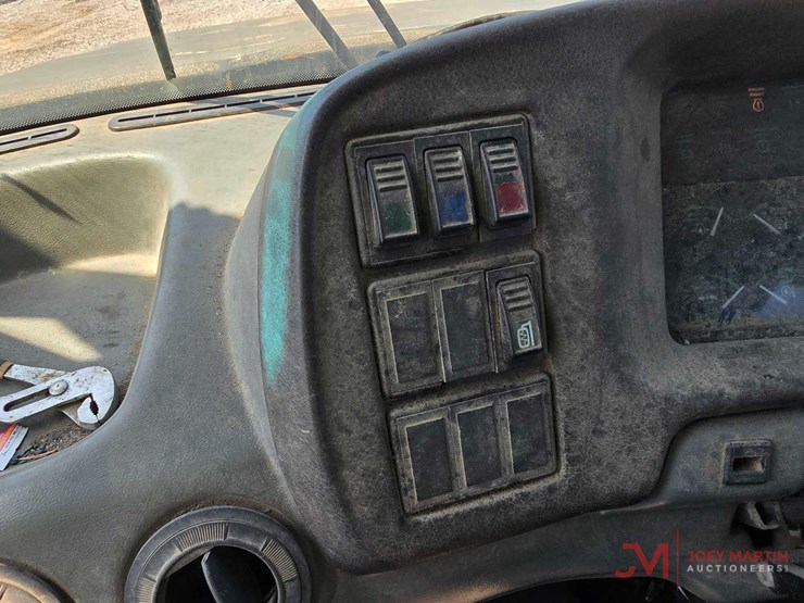 2005-deere-350d-image-28