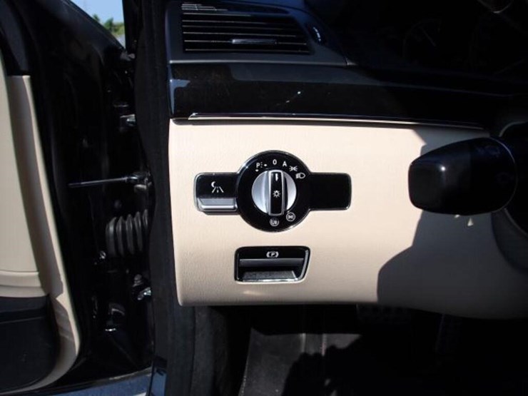 2012-mercedes-benz-s350-bluetec-4matic-awd-sedan-w-image-16