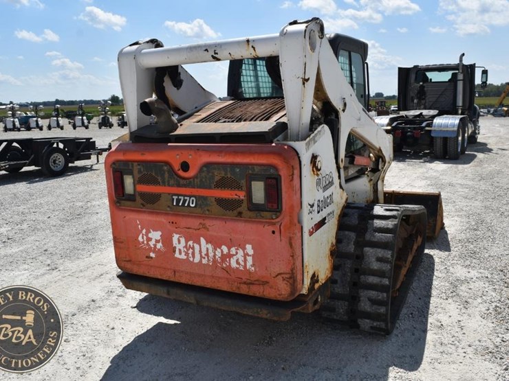 2016-bobcat-t770-image-16