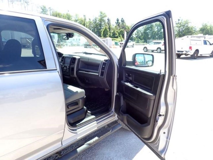 2019-dodge-1500-image-36