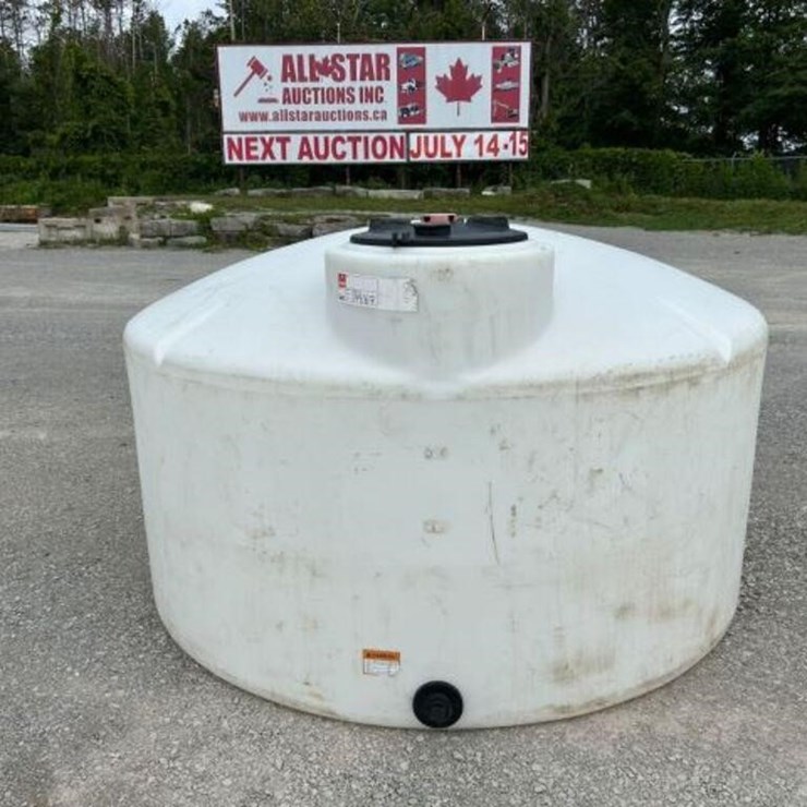Water 1,100 Gal Polyethylene Tank