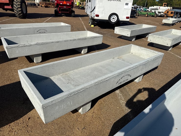 #9689-•-3-x-10-feed-trough-image-1