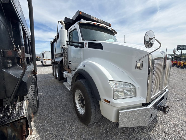 2017-kenworth-t880-image-2