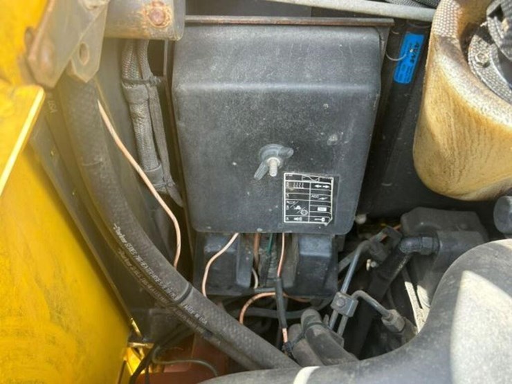 2003-new-holland-ls170-image-28