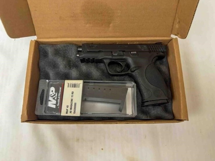 smith-&-wesson-m&p40-40cal-pistol-image-1
