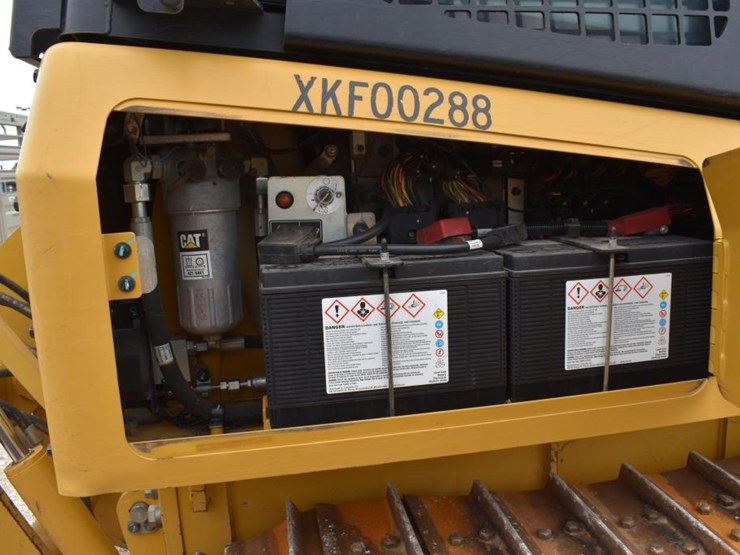 caterpillar-d1-image-25
