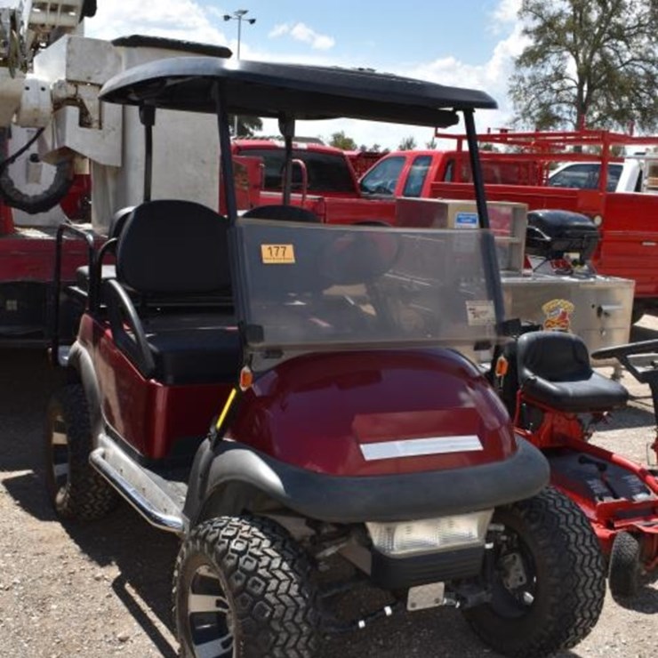 CLUB CAR ELECTRIC GOLF CART W/ CHARGER (SERIAL # PQ0442-451032) (K)