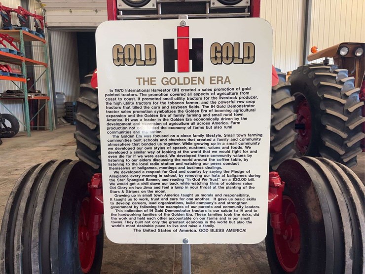 golden-demonstrator-information-sign-with-stand-image-2