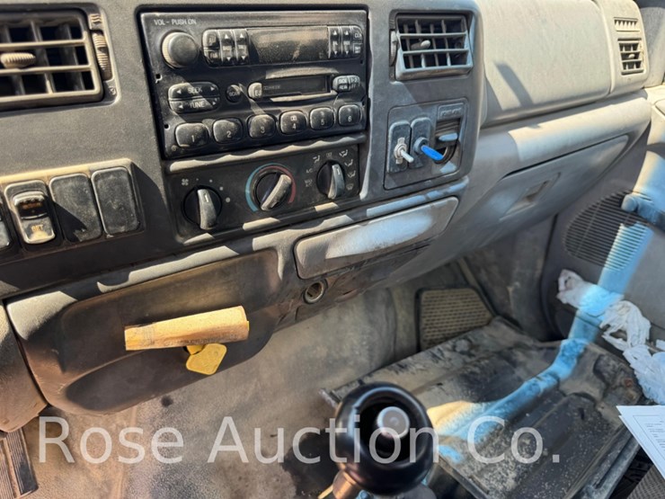2004-ford-f750-image-31
