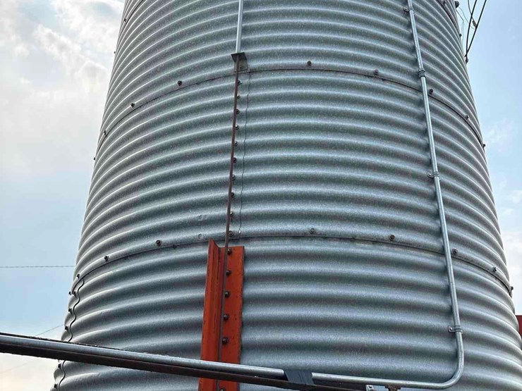 8-ton-bulk-bin/auger-image-21