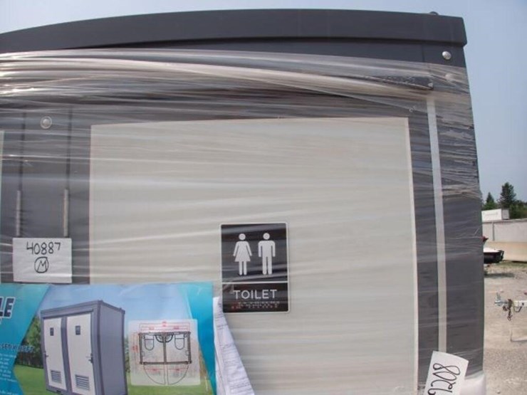 unused-bastone-portable-restroom-image-12