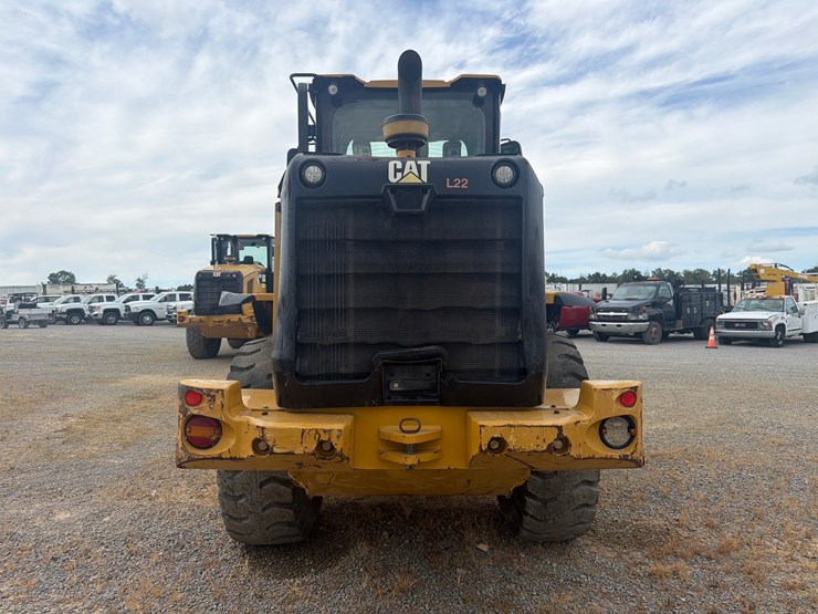 2015-caterpillar-924k-image-5