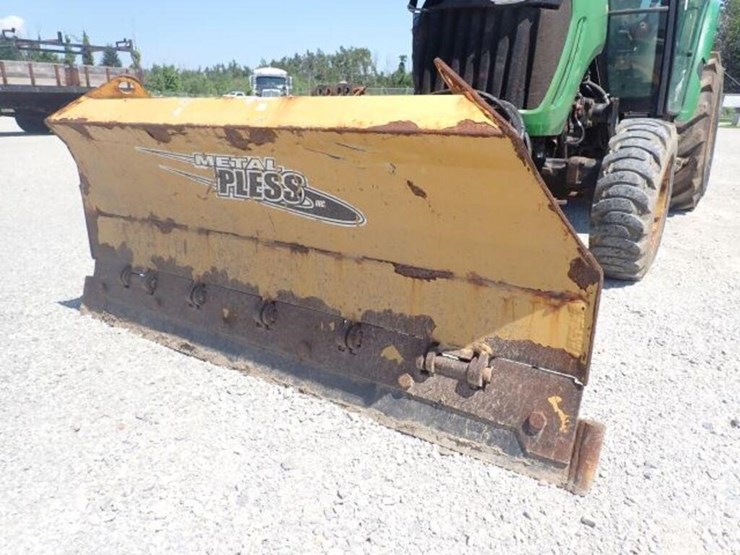 john-deere-3520-image-45