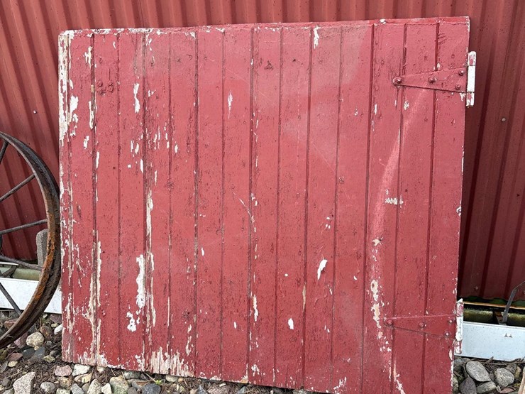 wood-barn-door-image-3