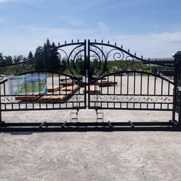 UNUSED (1) Set Of 20 Ft Iron Gate
