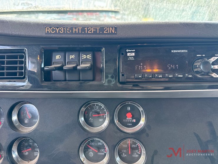 2014-kenworth-t800-image-38