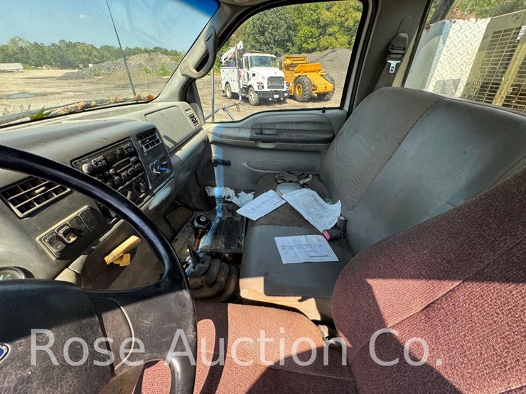 2004-ford-f750-image-30