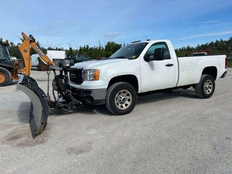 2014-gmc-sierra-3500-image-1