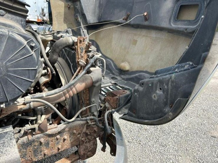 hino-185-image-36