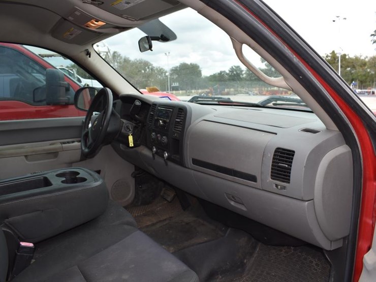 2012-chevrolet-1500-image-13
