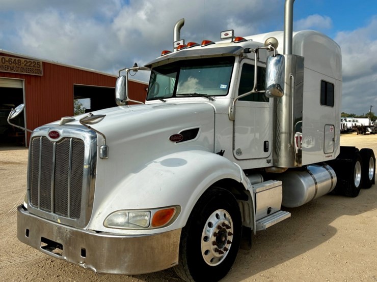 2012-peterbilt-386-image-1