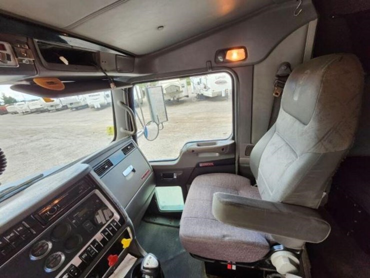 2008-kenworth-t800-image-33