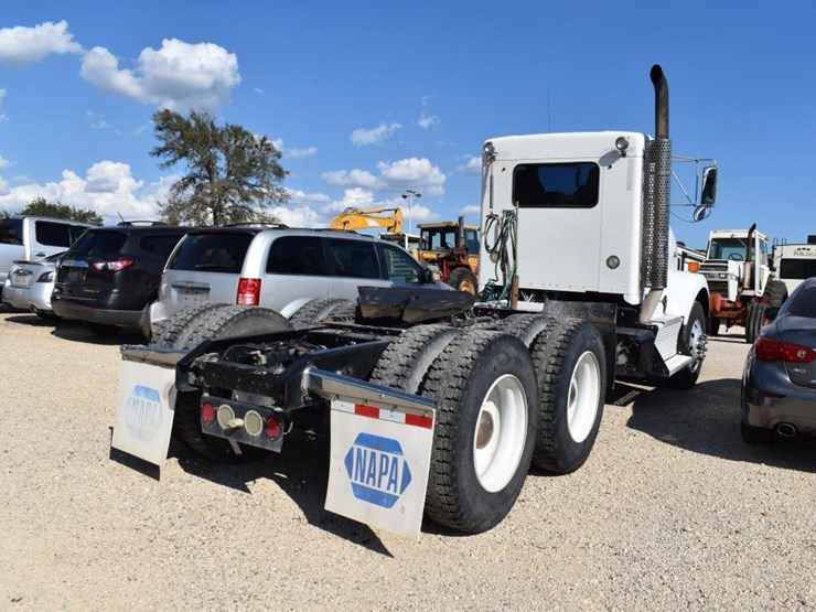 2012-kenworth-t800-image-3