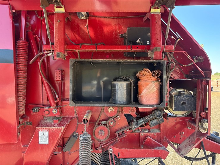 #9641-•-case-rbx463-round-baler-w/-net-wrap-image-6