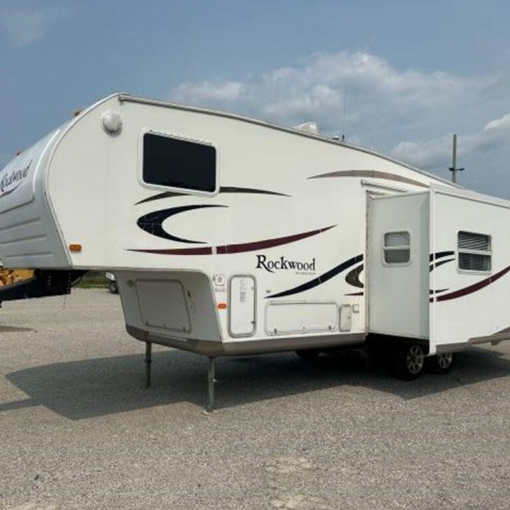 2006 Forest River Rockwood 8281SS T/A 5th Wheel 4X