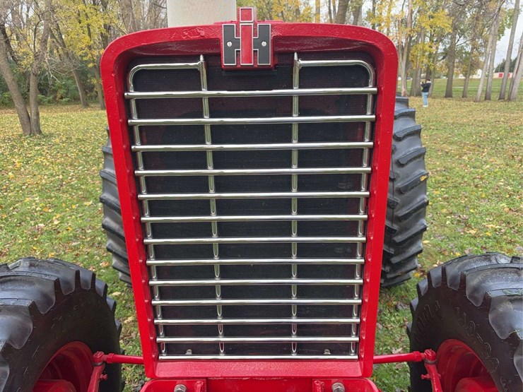 1970-1456-farmall-row-crop-mfwa-golden-demonstrator-image-9