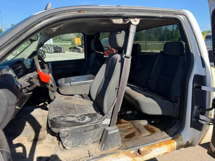 2009-chevrolet-silverado-2500hd-image-18