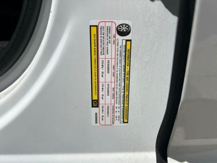 2019-ram-1500-slt-image-12
