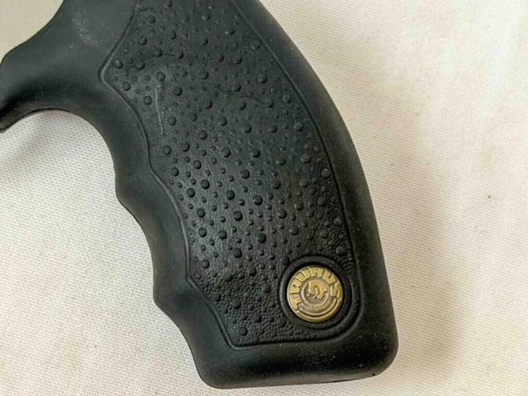 taurus-mod,-941-22mag-revolver-image-7
