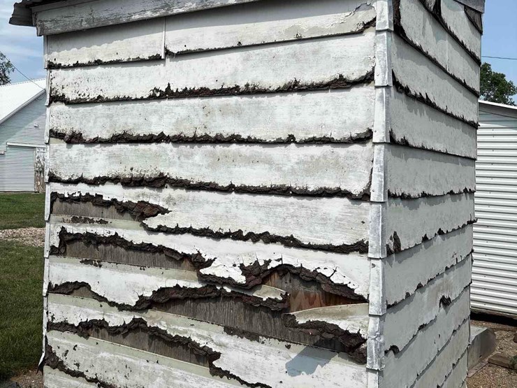 6’x6’-portable-feed-shed-image-4