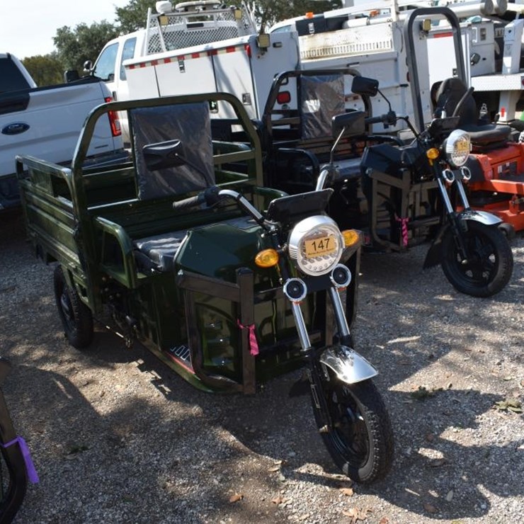 3 WHEEL ELECTRIC CART (SERIAL # KR2026427AMAM2808) (K)