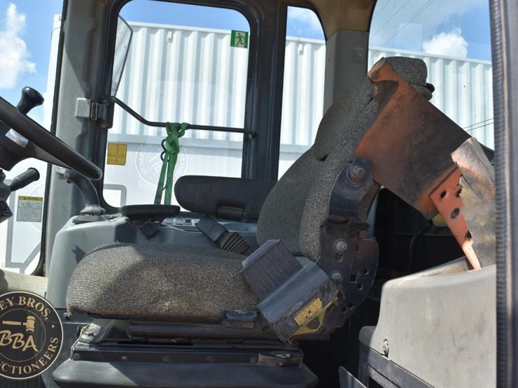2006-doosan-dl400-image-53